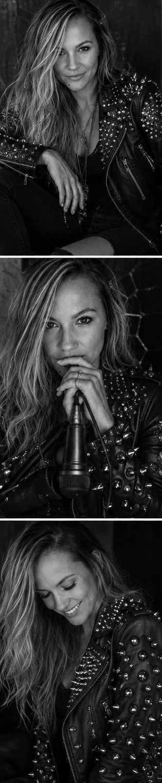 Kinga Sęktas portrait with microphone